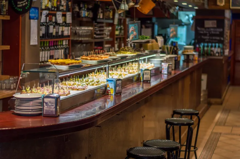 One Plate at a Time: The Art of Pacing a Tapas Spread (And When to Throw the Rulebook Out)